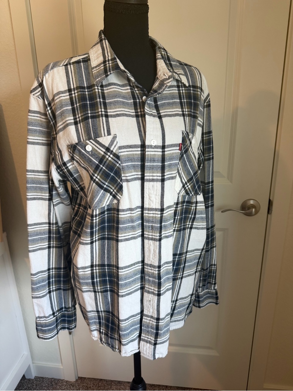 Levi's Plaid Long-Sleeve Button-Down Shirt 100% Cotton